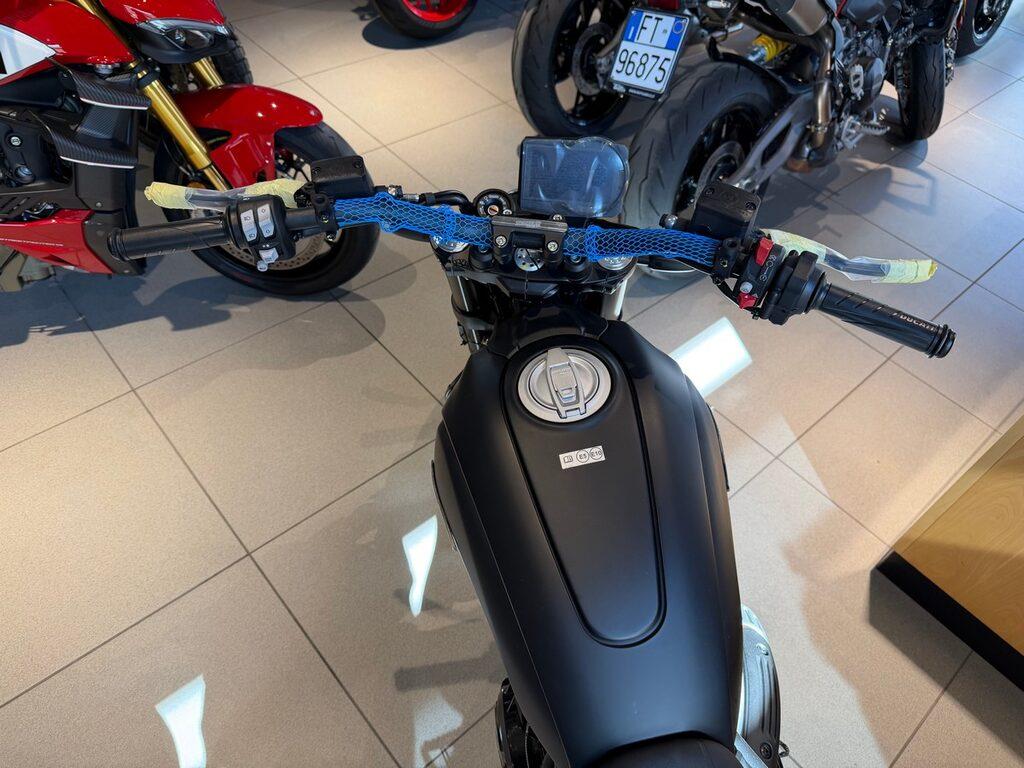 SCRAMBLER 800