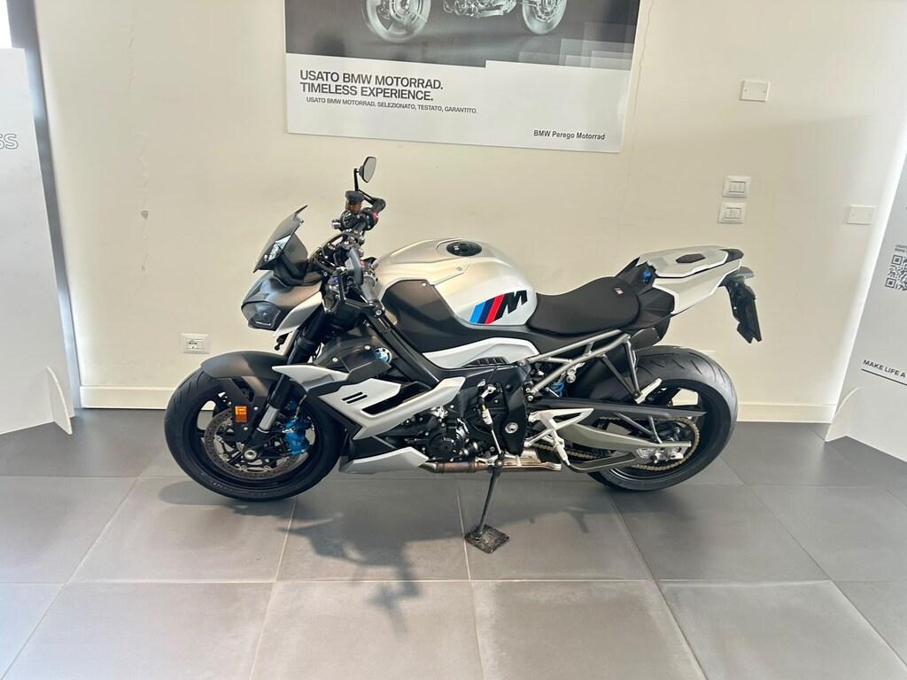 M 1000 R