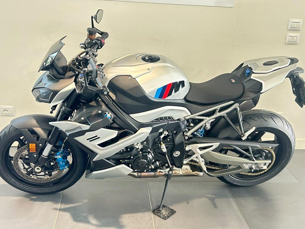 M 1000 R
