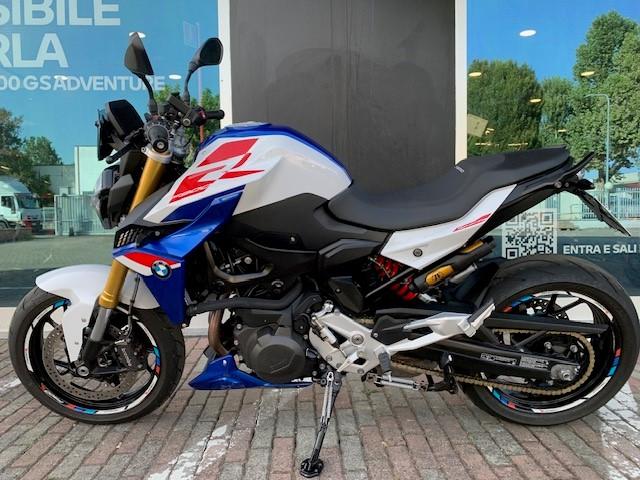 F 900 R