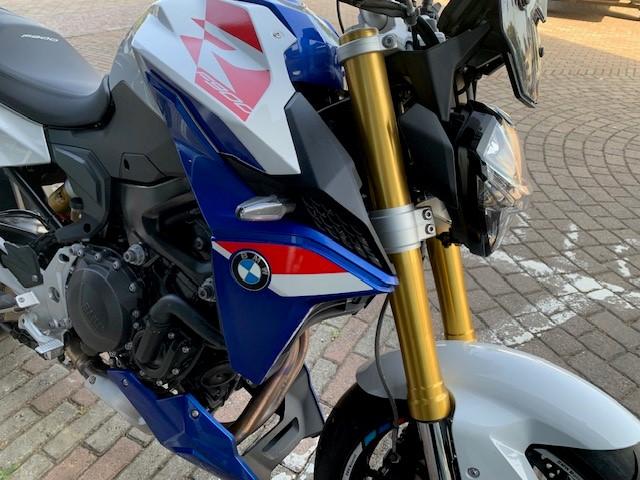 F 900 R
