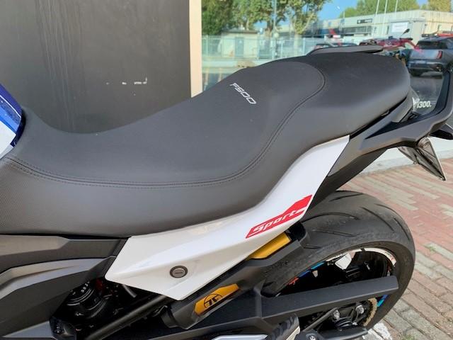 F 900 R