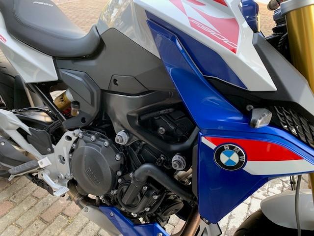 F 900 R