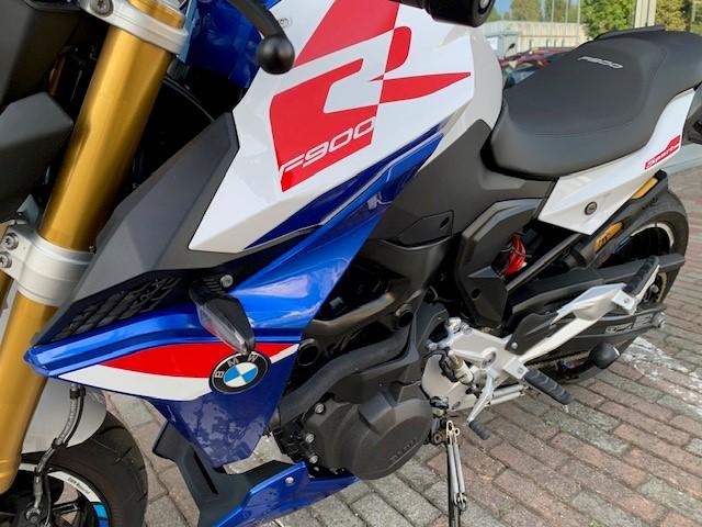 F 900 R