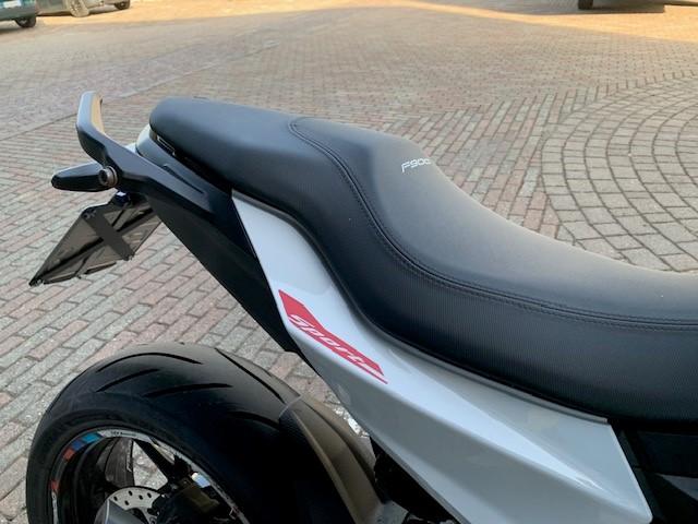 F 900 R