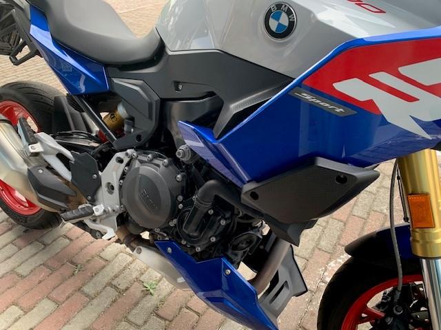 F 900 XR