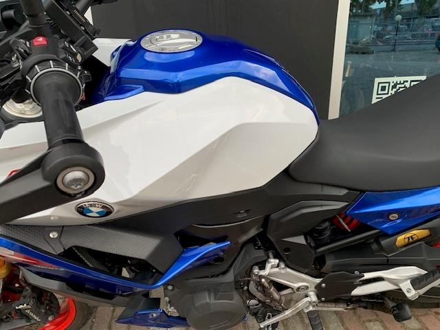 F 900 XR