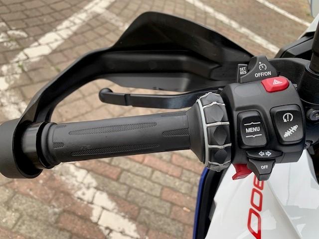 F 900 XR