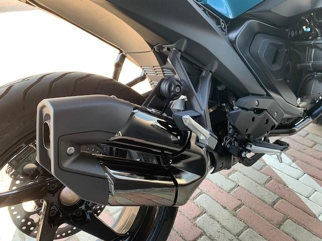 R 1300 R