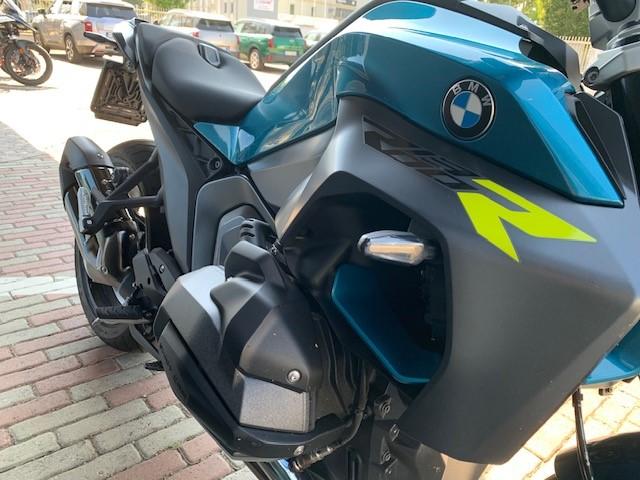 R 1300 R