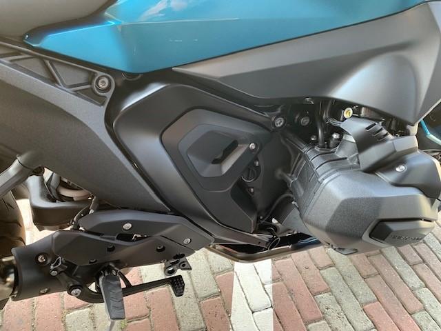 R 1300 R