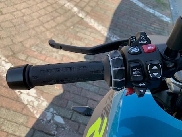 R 1300 R