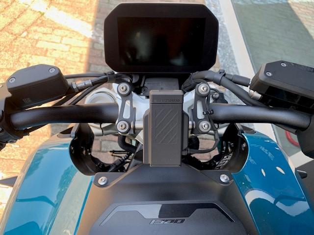 R 1300 R