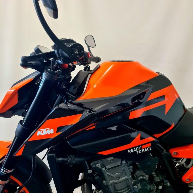 890 DUKE