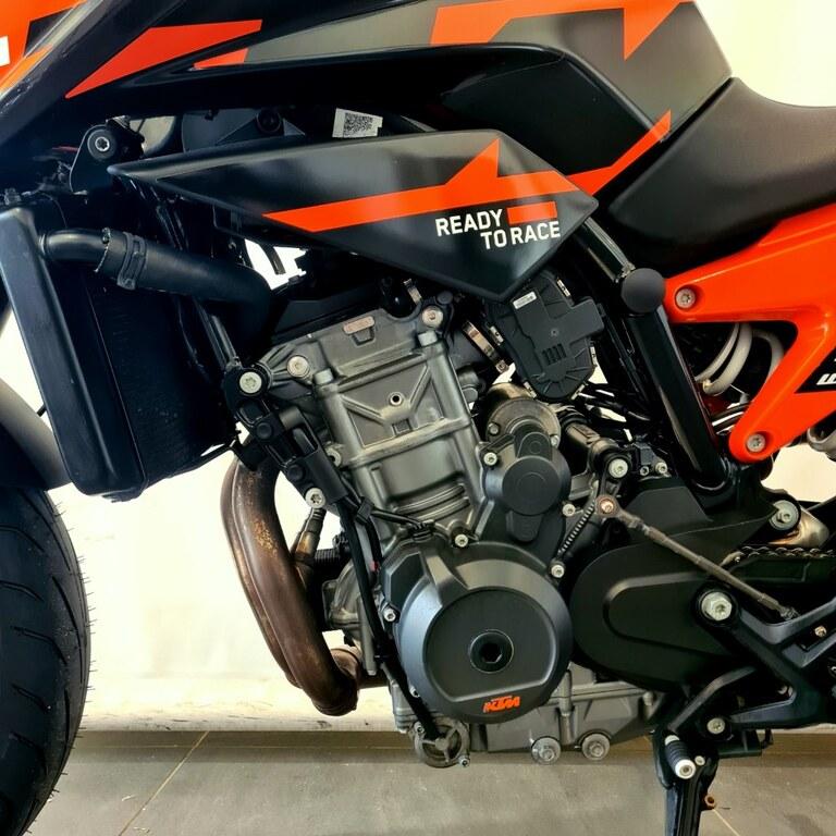 890 DUKE