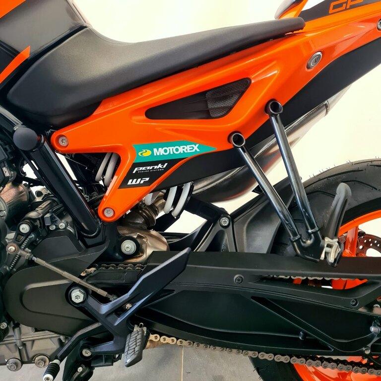 890 DUKE