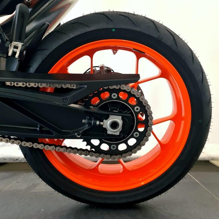 890 DUKE