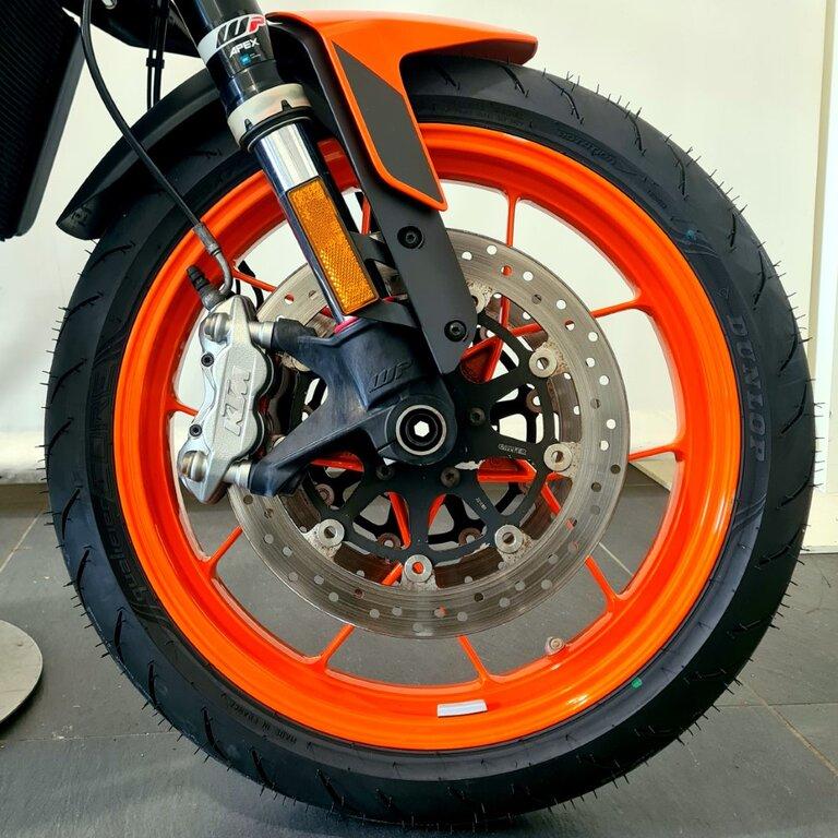 890 DUKE