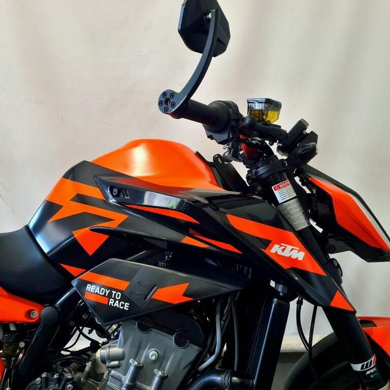 890 DUKE