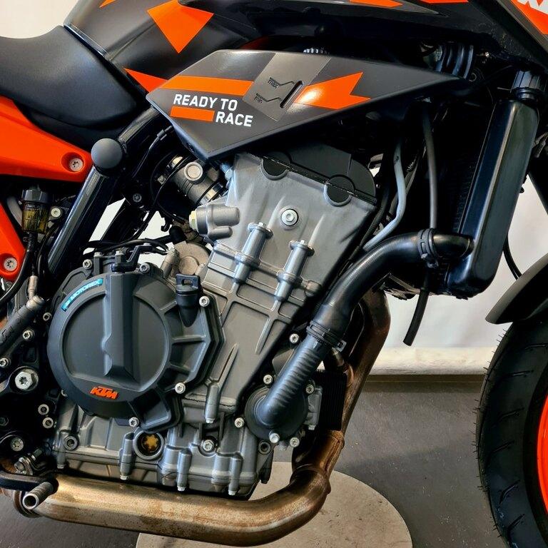 890 DUKE