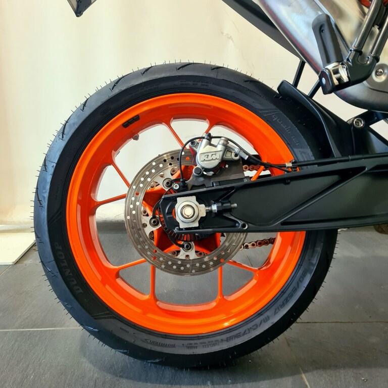 890 DUKE