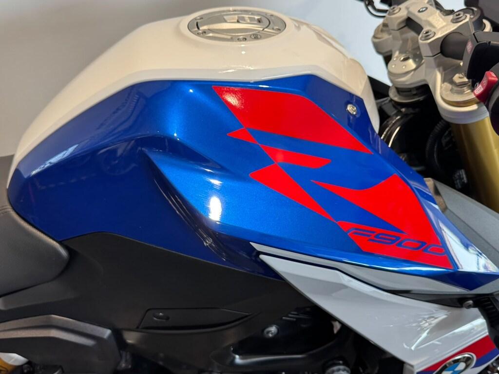 F 900 R