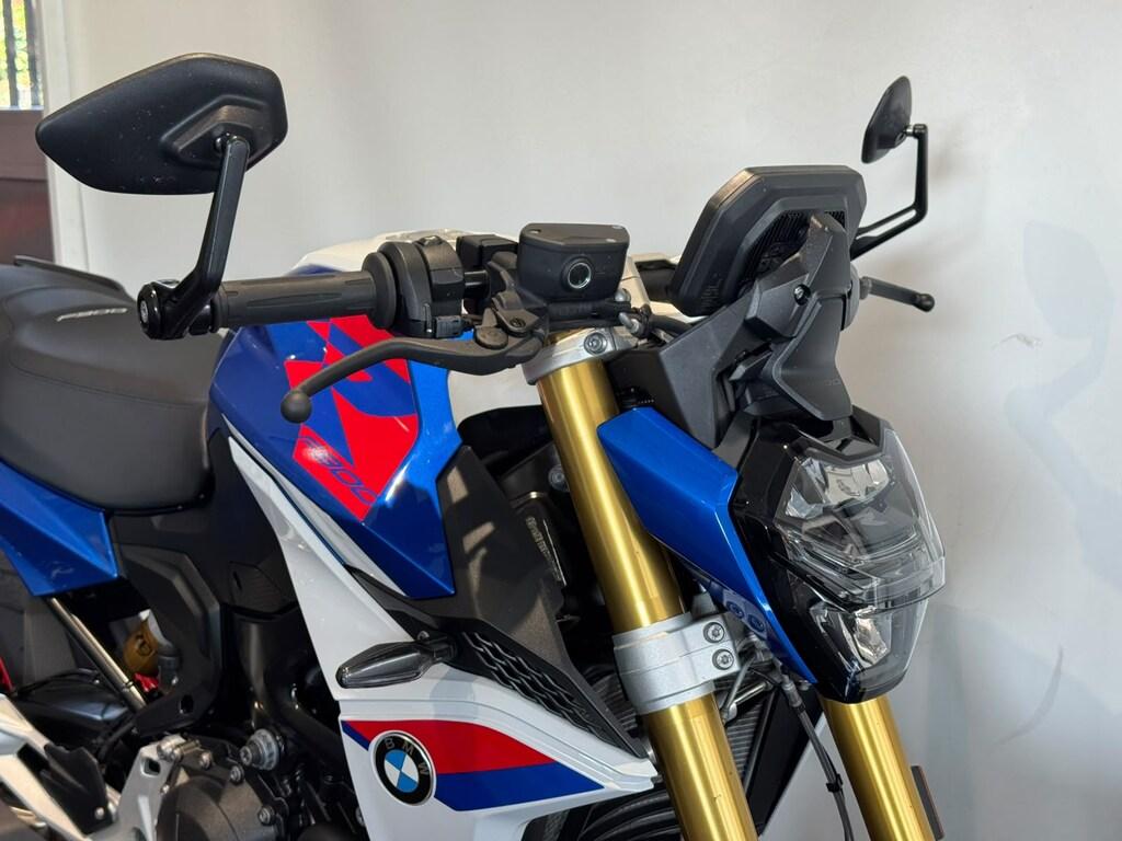 F 900 R