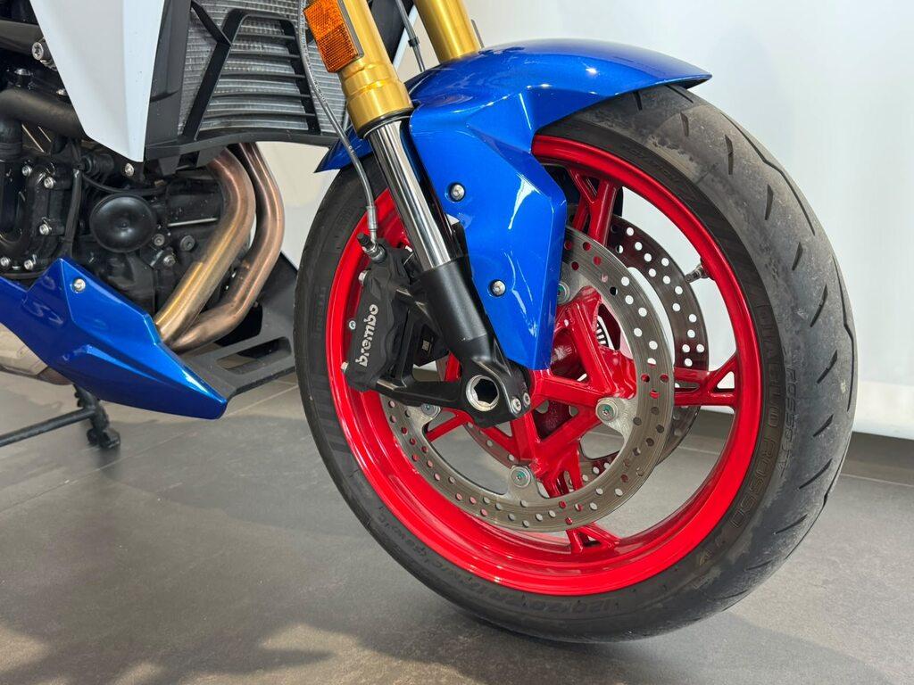F 900 R