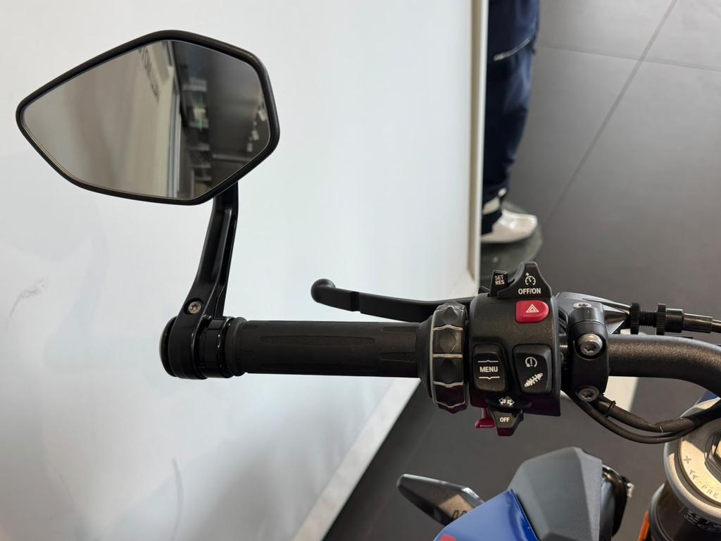 F 900 R
