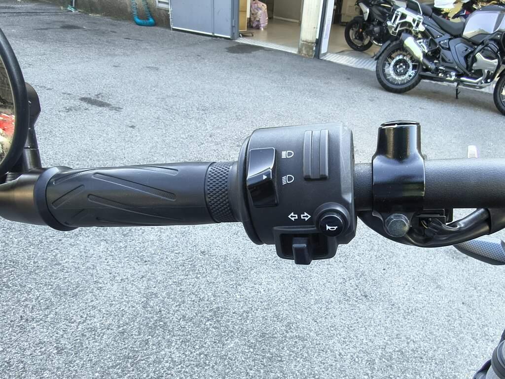 XSR 700