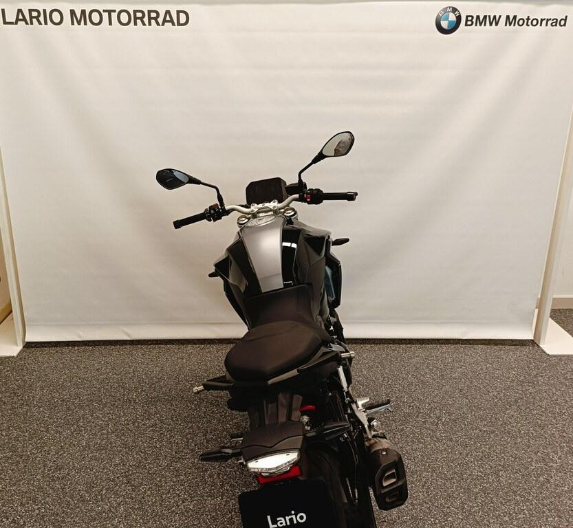 F 900 R