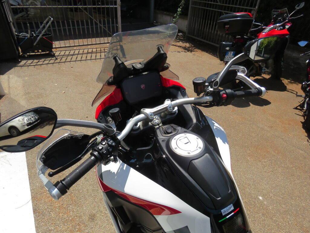 MULTISTRADA V4