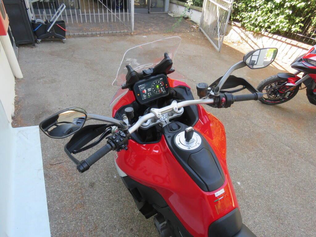 MULTISTRADA V4