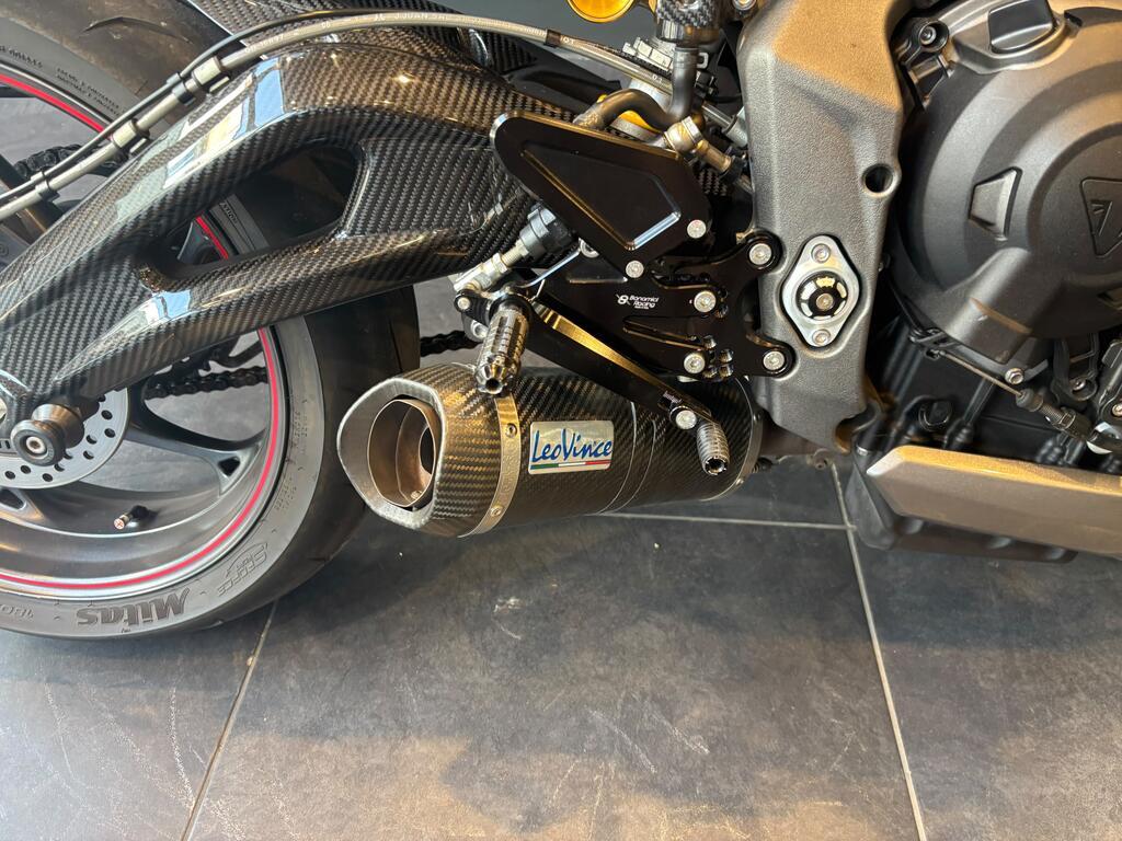STREET TRIPLE 765