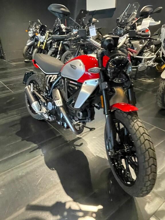 SCRAMBLER 800