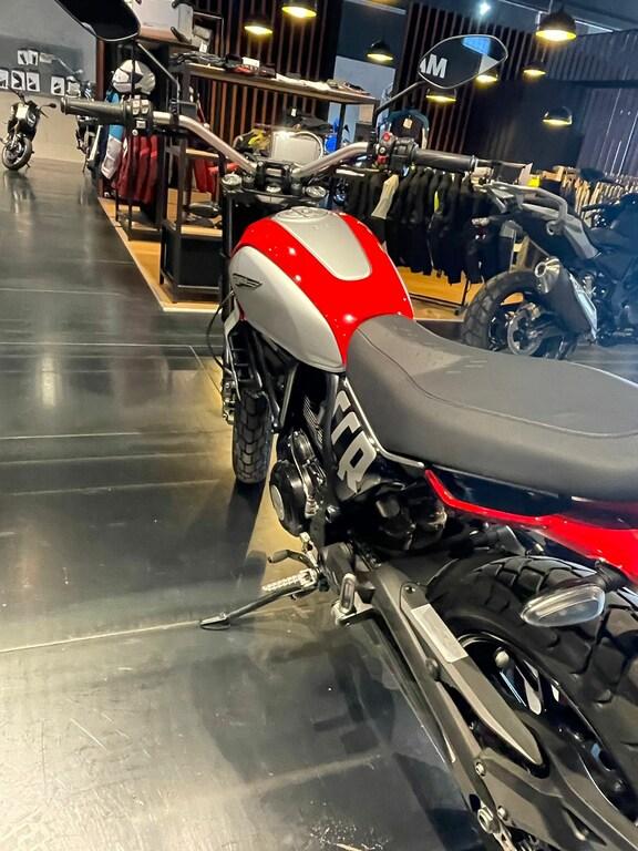 SCRAMBLER 800
