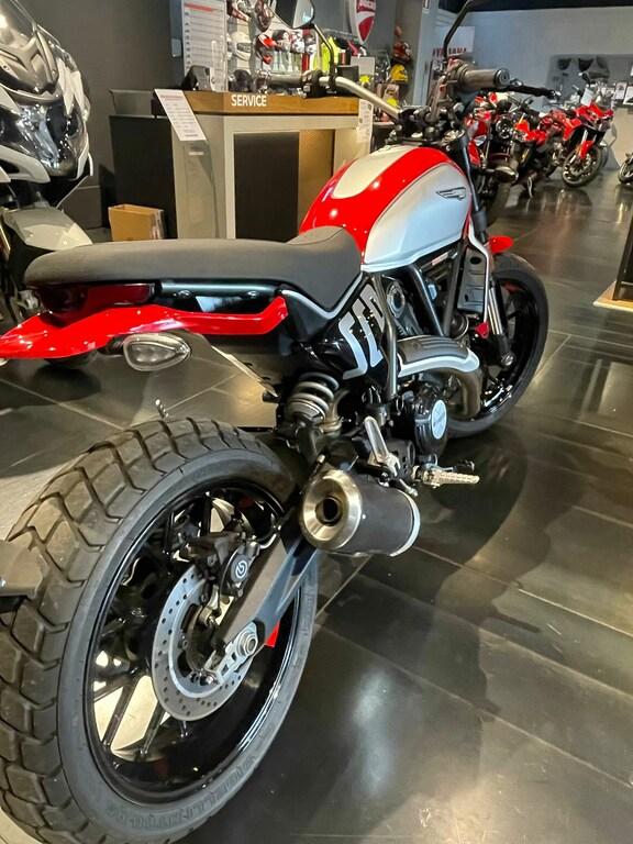 SCRAMBLER 800