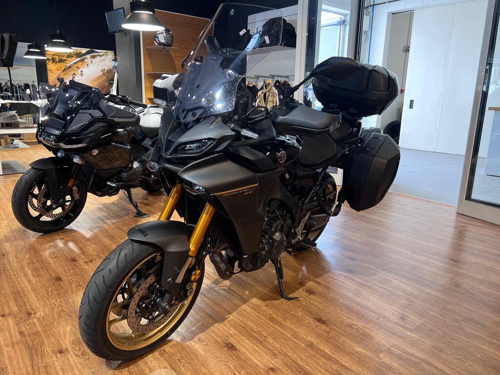 TRACER 900