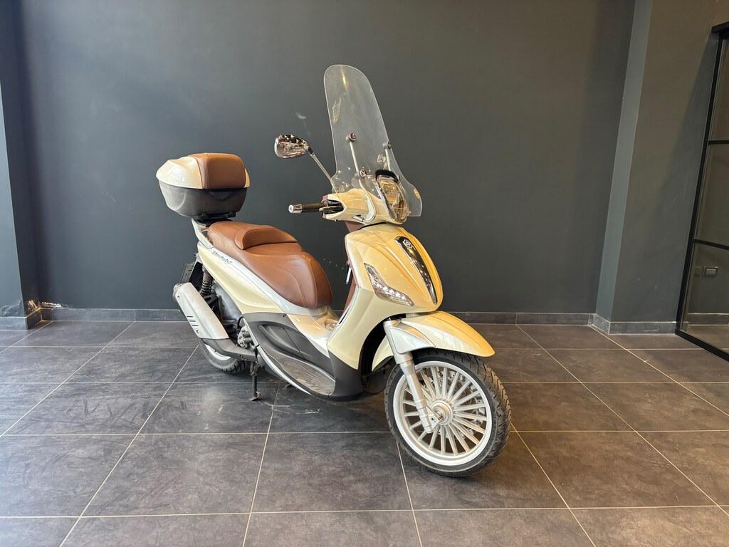BEVERLY 300