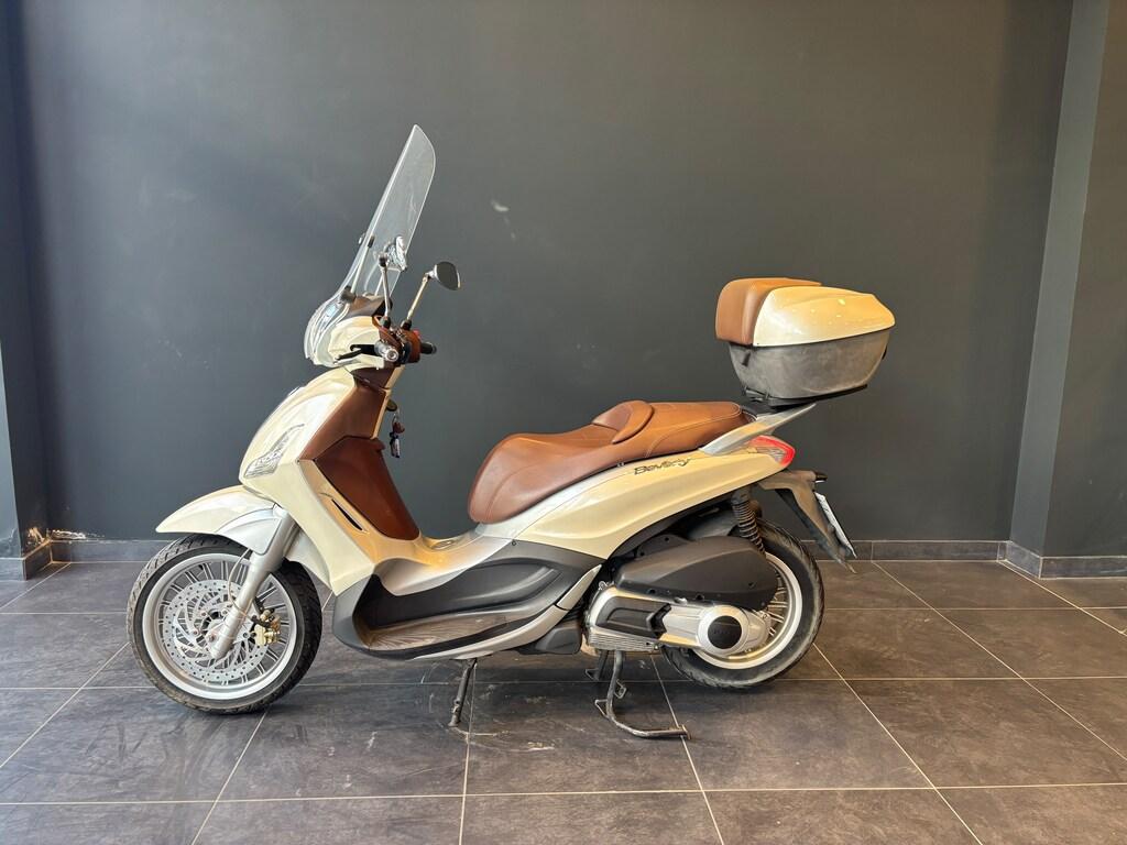BEVERLY 300