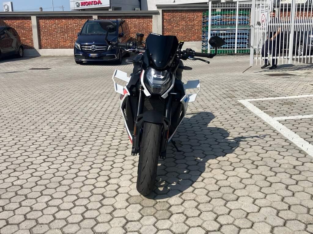 M 1000 R