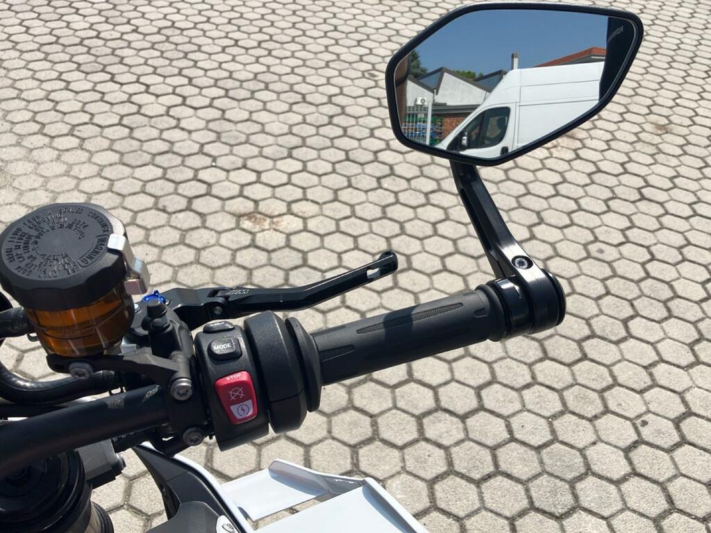 M 1000 R