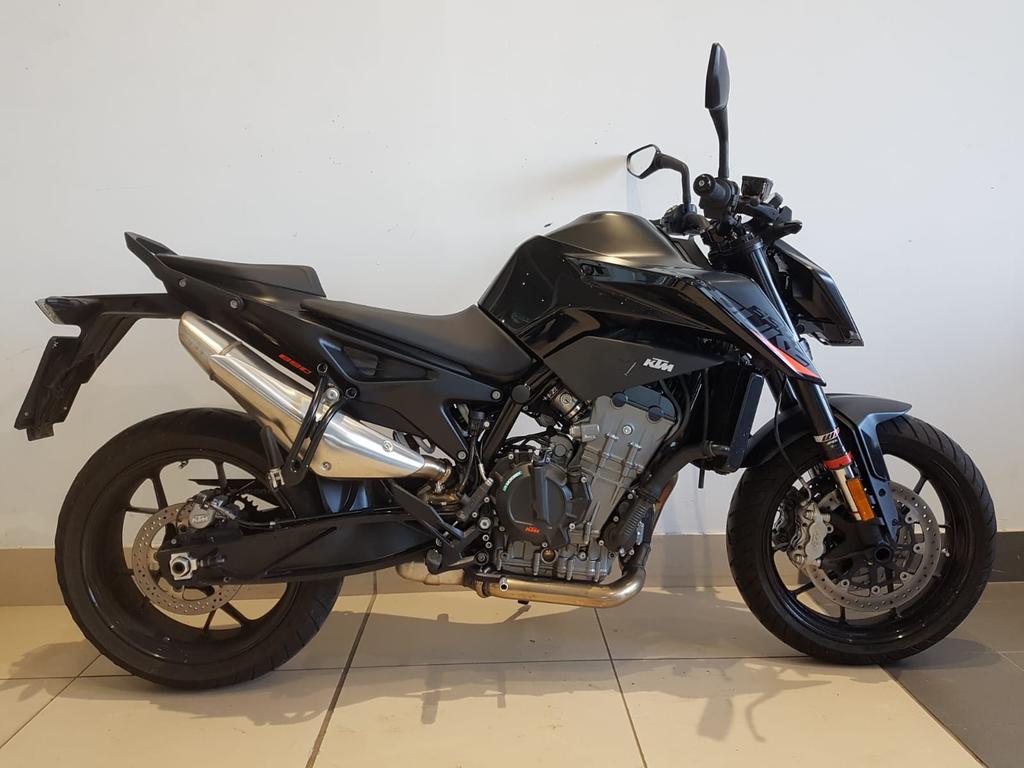 890 DUKE