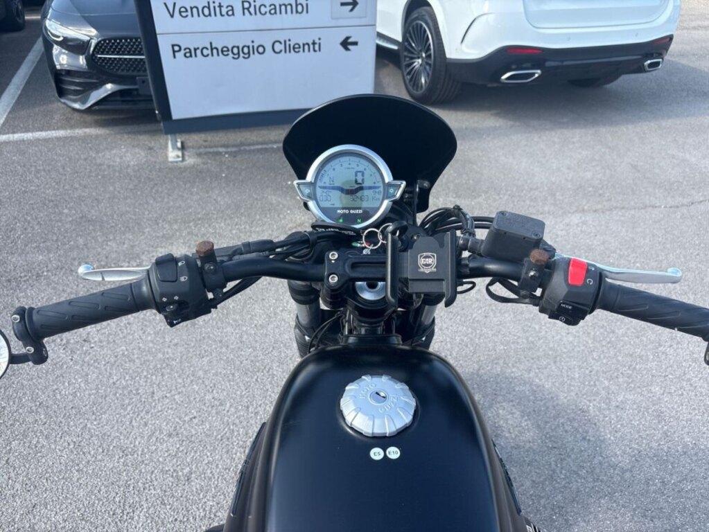 V7 850