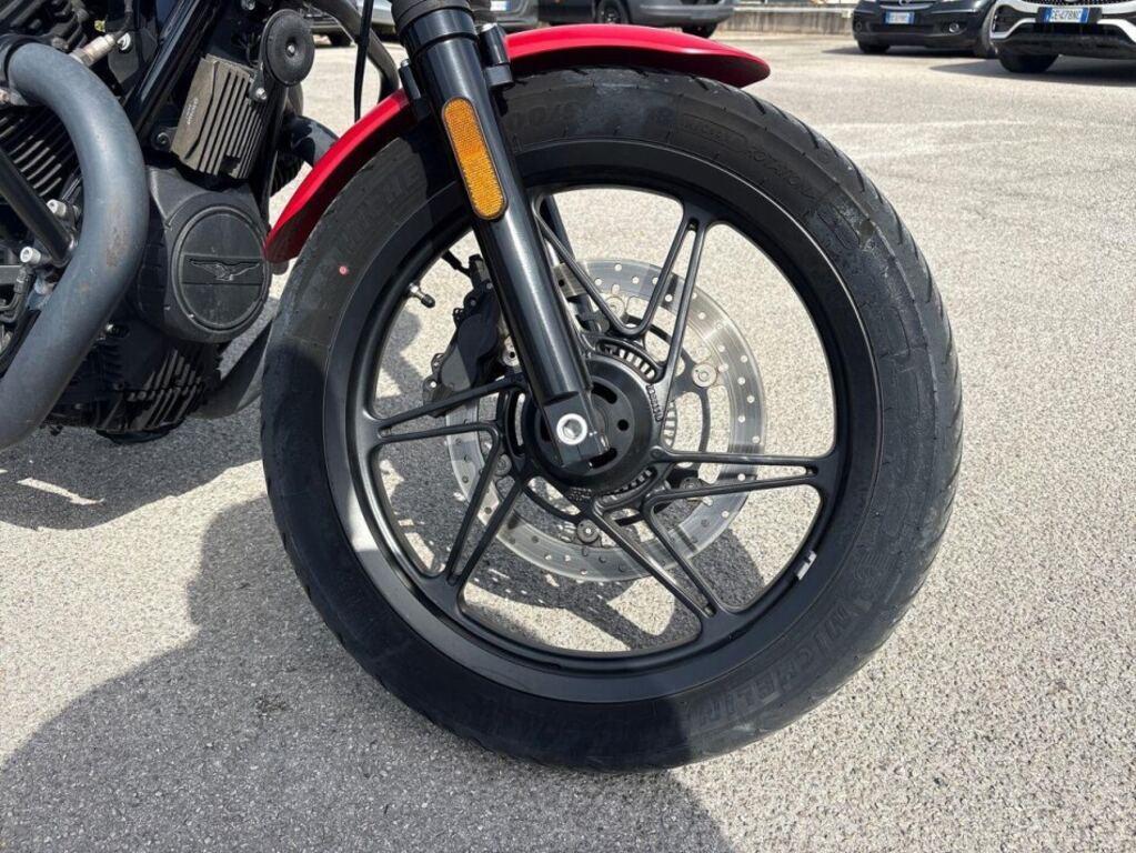V7 850