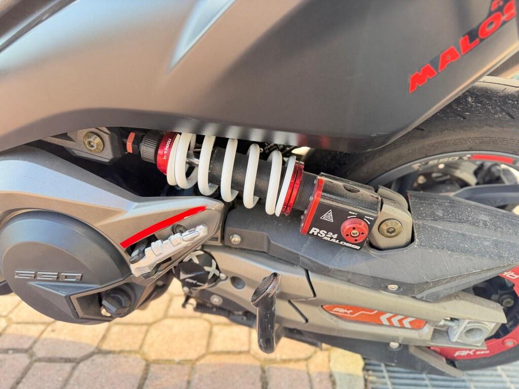 AK 550
