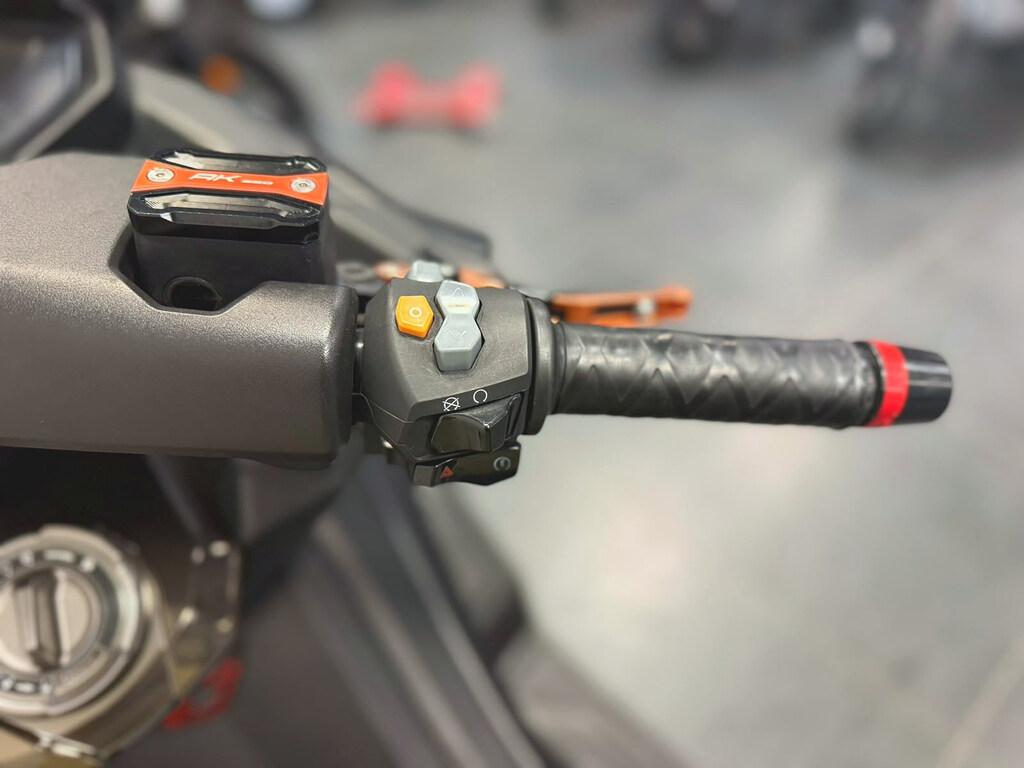 AK 550