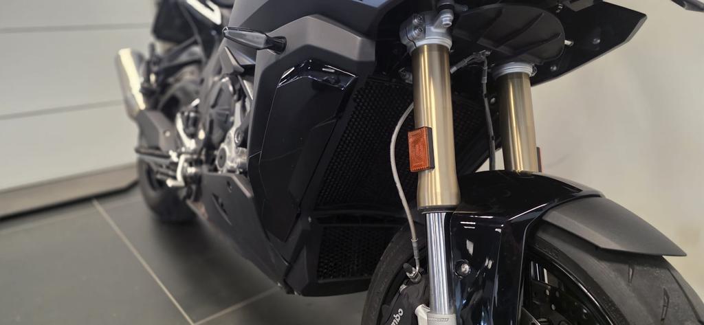 S 1000 XR