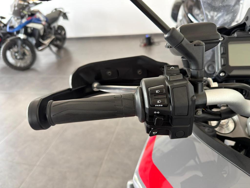 TRACER 900