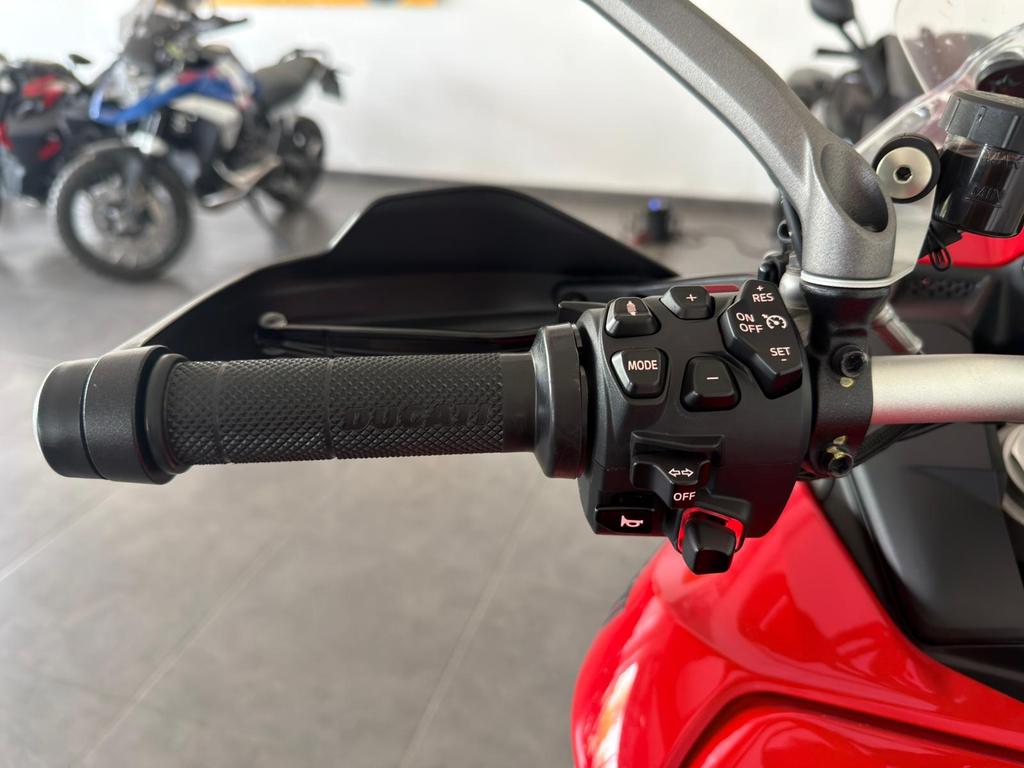 MULTISTRADA V4